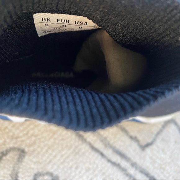 AUTHENTIC Balenciaga speed graffiti Trainers - Picture 10 of 12